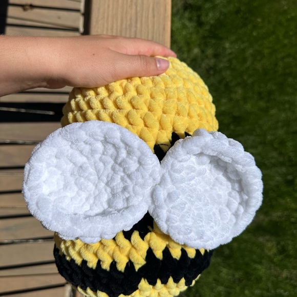 Handmade bee plush - Picture 5 of 5